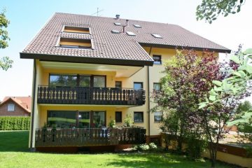 Bequeme 2 Zimmerwohnung mit Balkon, 75378 Bad Liebenzell, Etagenwohnung